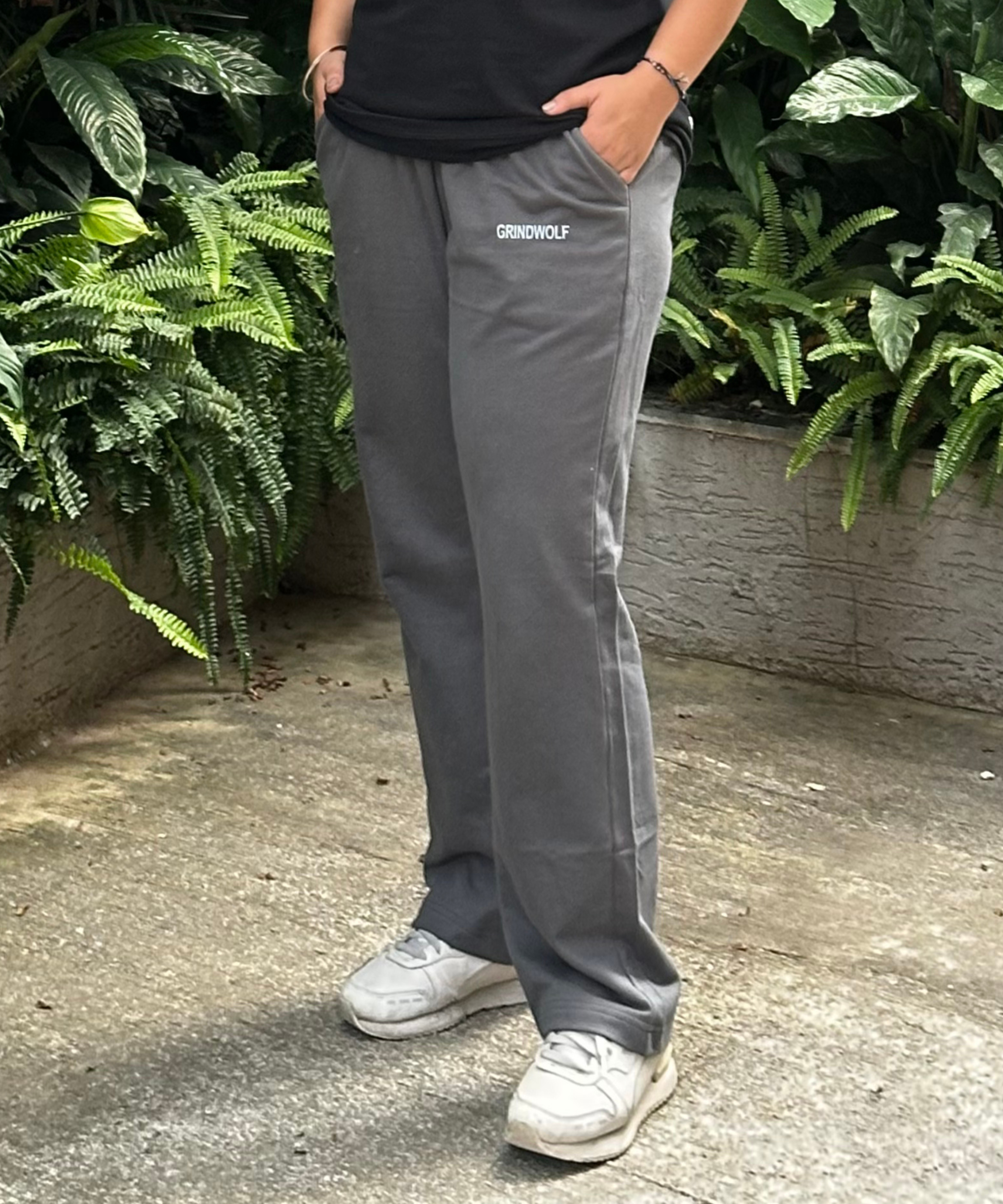 ESSENTIAL GREY SWEATPANTS