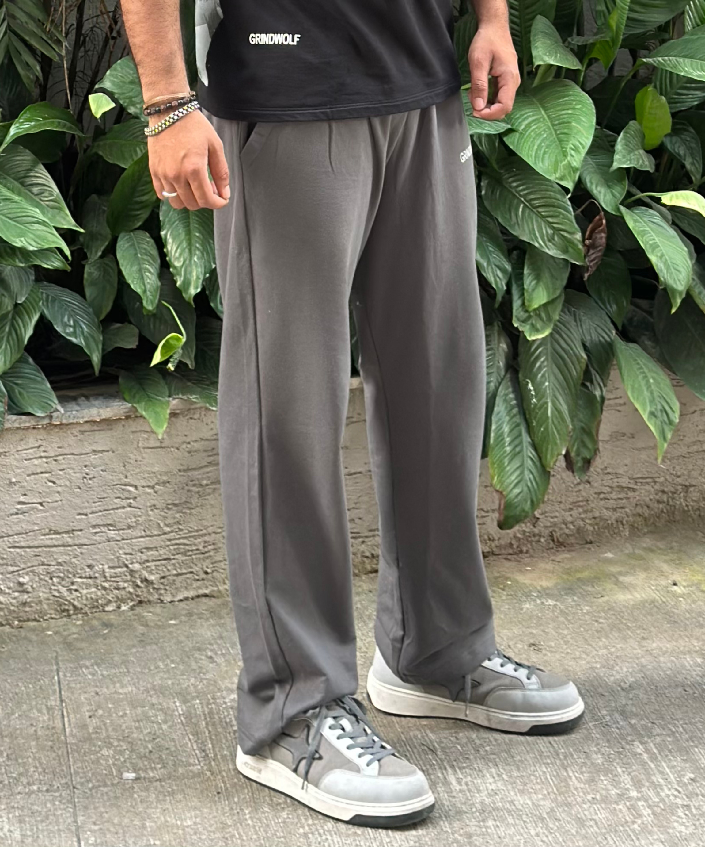 ESSENTIAL GREY SWEATPANTS